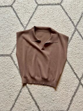 Sleeveless Polo Knit Top in Brown